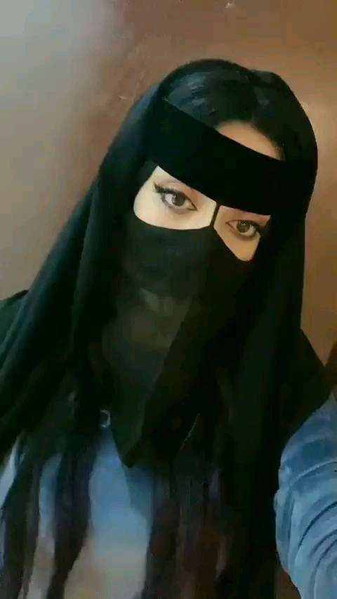 #معلمه_تسي_للسعوديه

مطلقه سعوديه 
عمري ٣٦
وزني ٧٠
طولي ١٦٨
الجمال بيضاء وجميله
عندي سكن مستقل 
الوظيفه معلمه 
المنطقه مكه حي العزيزيه
الزواج ارغب بزواج #مسيار_مكه سري لايهم الجنسيه