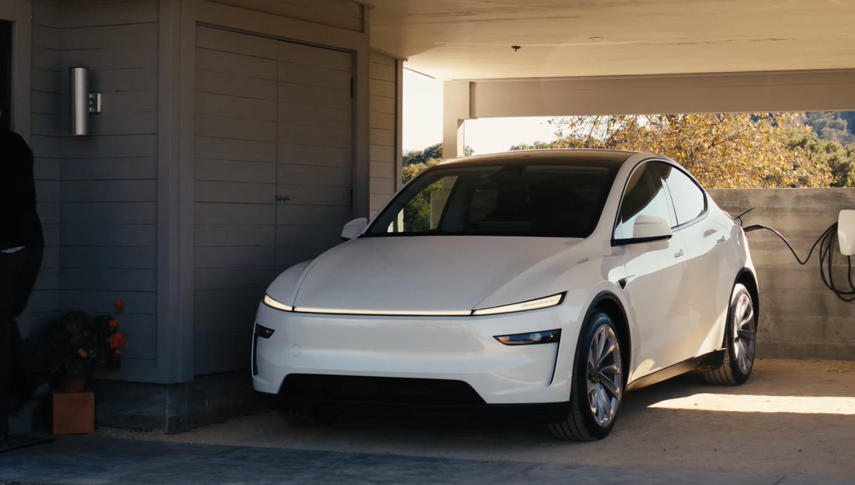 Joonits_plaid's tweet image. 화이트 미쳤는데?