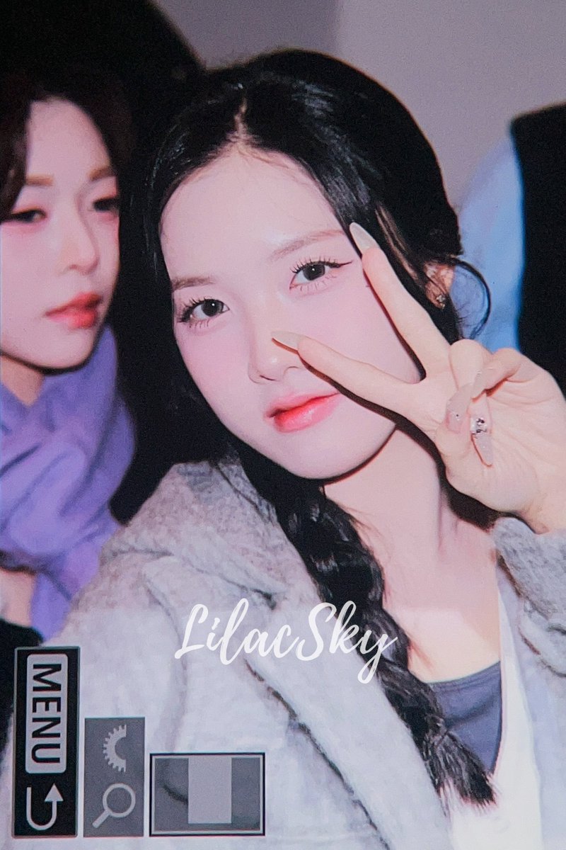 Lilac_Sky1130's tweet photo. 250110 pre. 

✌🏻🤍

#tripleS #트리플에스 #トリプルS #Sullin #설린 #ซอลลิน #ソルリン https://t.co/B6ZkKmwESE