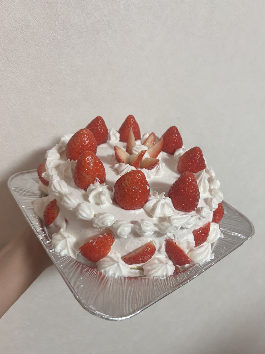 年末年始の帰省で妹ときゃっきゃしながら作ったケーキかわよい☺️☺️