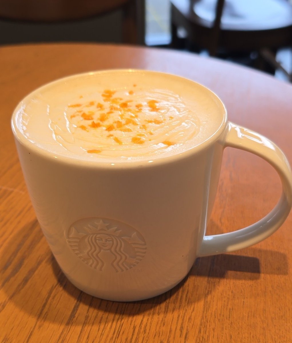 michiponcafe's tweet photo. 雪がチラついているが
買い物には行かねばならぬ
でてきたついでにスタバ。
ジンジャーラテで温まるもん https://t.co/bk0ClvWsyp