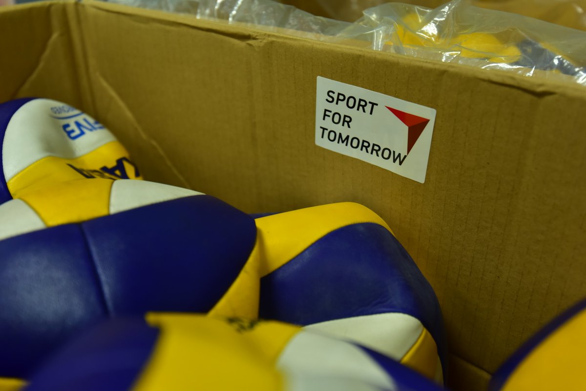 AmbJPNinPH's tweet photo. It’s an ace for 🇯🇵🇵🇭 relations! Huge thanks to the Japan Volleyball Association for their donation of equipment to the Philippine National Volleyball Federation. Here’s to soaring to even greater heights in Pinoy volleyball! 🏐💥 https://t.co/v3wuGfqUfj