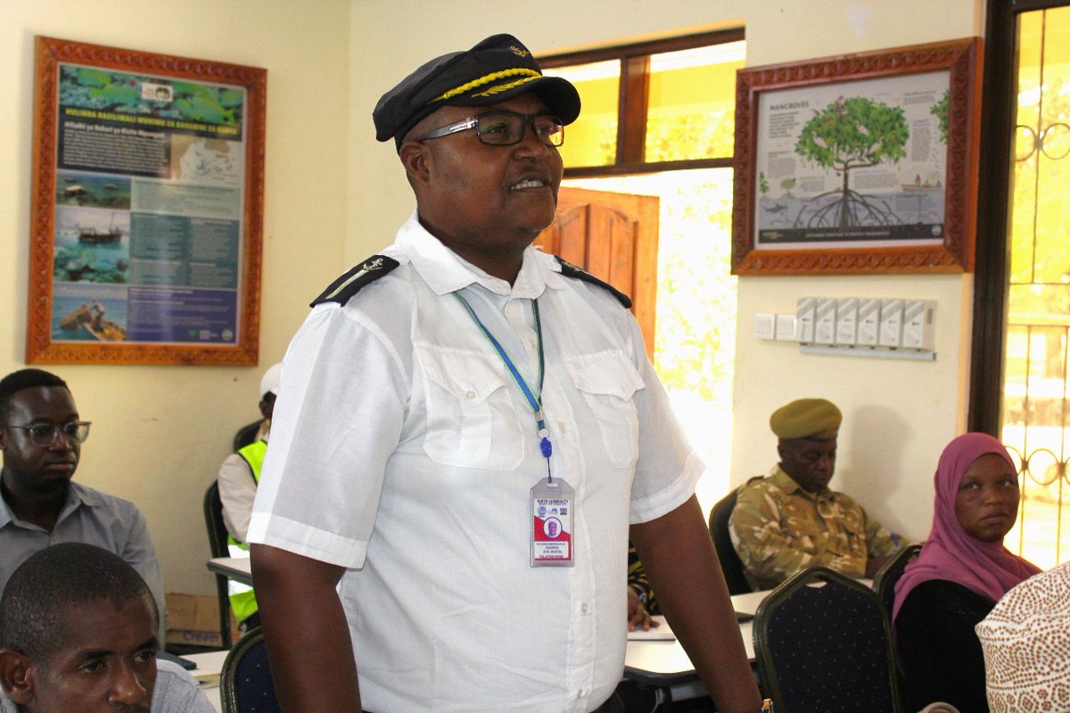 HUAWEI_TECH4ALL's tweet image. 🌊 Together with @IUCN and @KWSKenya, we launched the #Tech4Nature project at Kisite-Mpunguti Marine Park. Using tech for adaptive management, the initiative protects one of Kenya’s treasured marine ecosystems. 🐠✨ #MarineConservation