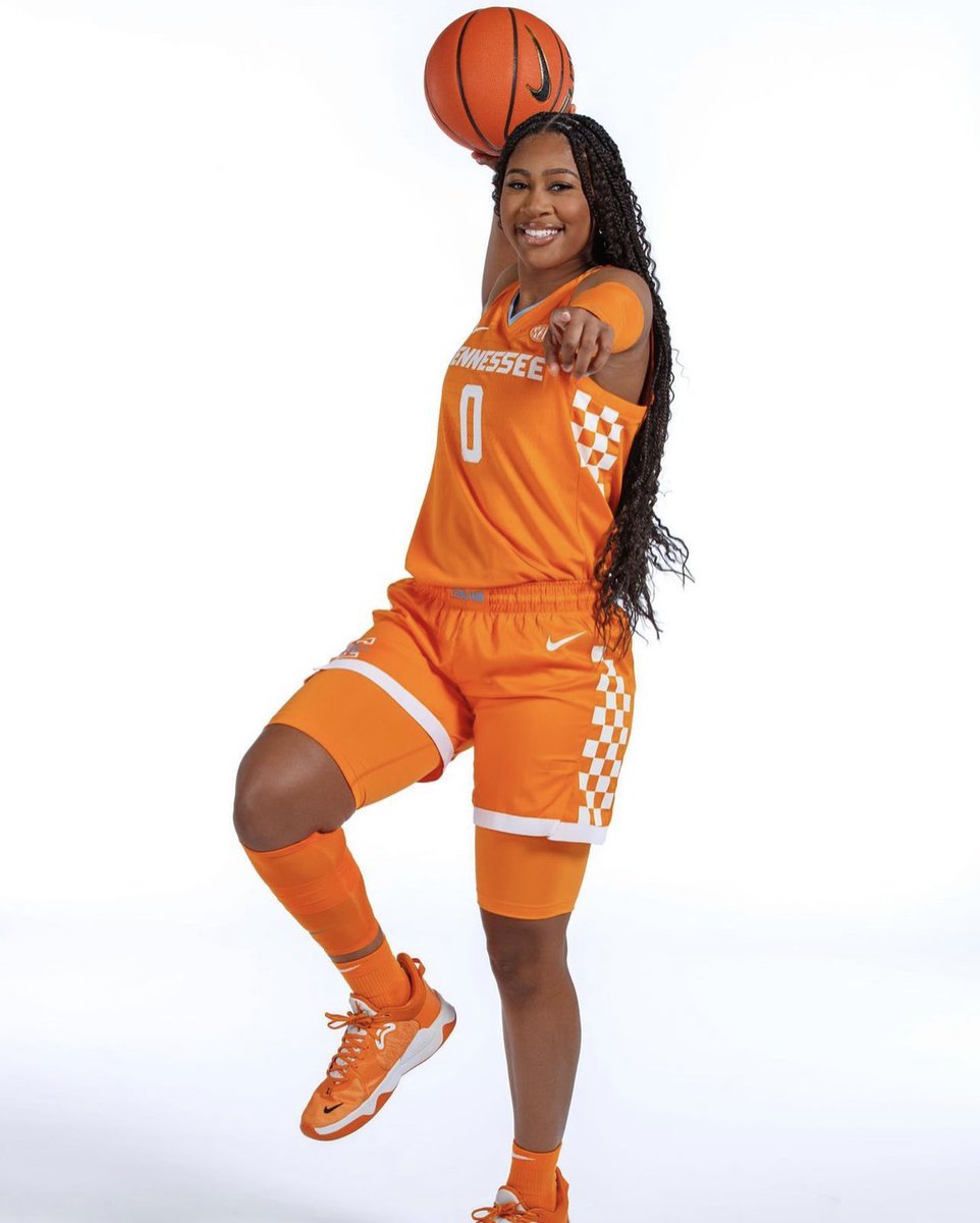 Jewel Spear to start SEC Play:

20 PTS | 5 RBS | 2 STL | 5-7 3P vs Texas A&amp;M
28 PTS | 5 RBS | 3 STL | 6-11 3P vs No. 9 Oklahoma
25 PTS | 2 RBS | 1 STL | 6-8 3P vs No. 6 LSU

✨