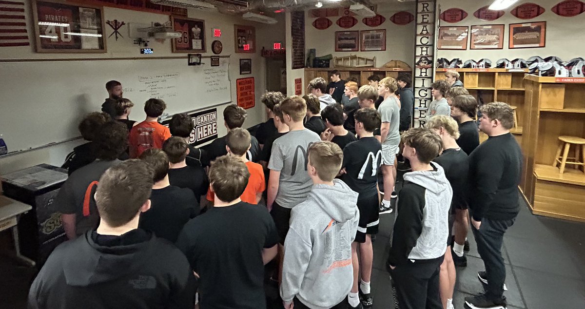 BurgFball's tweet photo. 🏴‍☠️ Great finish to the first week back in 2025 🏴‍☠️  

🏈 45 of them getting after it with 30 others at basketball! 

“HERE I AM, SEND ME” https://t.co/FLgQbOOez2