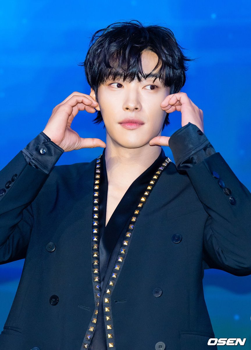 KoreanUpdates's tweet image. Acc. to OSEN, #WooDohwan will be the first guest of Youtube show #HongSeokcheon's #JewelBox, which is returning with season 3 this month. He is said to have filmed his appearance recently with #ChooYoungwoo

naver.me/GxkGwIxA #KoreanUpdates RZ