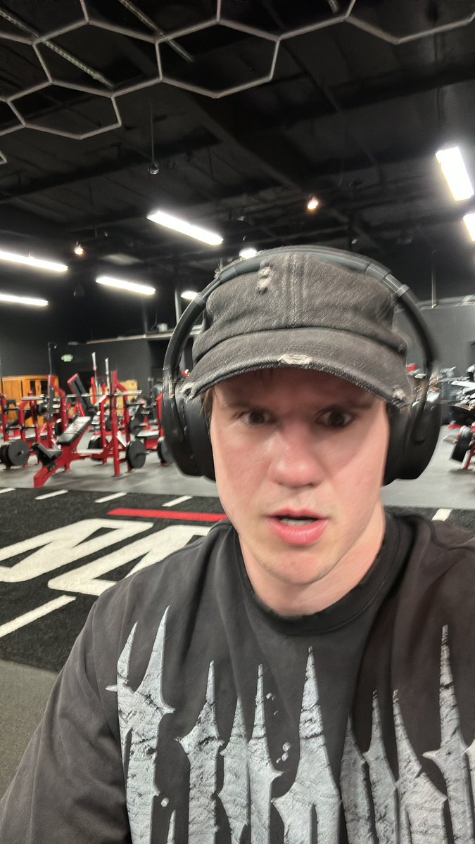 GroovyGavin tweet media