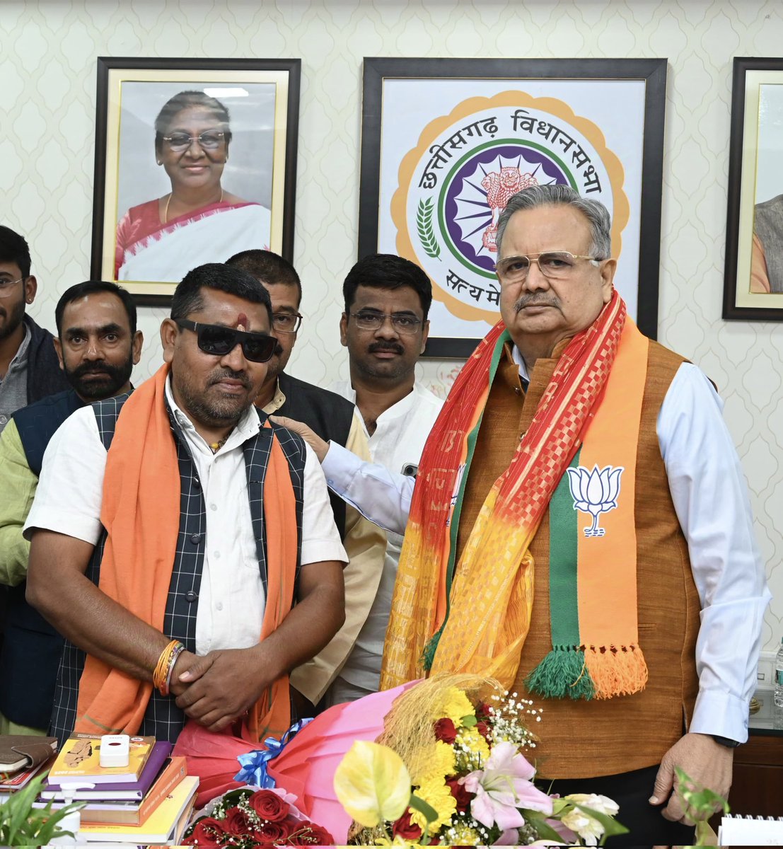 Digvijay Sahu (@digvijaysahu15) on Twitter photo विधानसभा अध्यक्ष छत्तीसगढ़ एवं पूर्व मुख्यमंत्री छत्तीसगढ़ शासन मा.श्री डॉ.रमन सिंह जी से मंडल अध्यक्ष ग्रामीण महासमुन्द बनने के बाद आशीर्वाद प्राप्त किया.
<a href="/AmitShah/">Amit Shah</a> <a href="/ArunSao3/">Arun Sao</a> <a href="/BJP4India/">BJP</a> <a href="/DPRChhattisgarh/">Jansampark CG</a> <a href="/drramansingh/">Dr Raman Singh</a> <a href="/narendramodi/">Narendra Modi</a> <a href="/OPChoudhary_Ind/">OP Choudhary</a> <a href="/vishnudsai/">Vishnu Deo Sai</a> विधानसभा अध्यक्ष छत्तीसगढ़ एवं पूर्व मुख्यमंत्री छत्तीसगढ़ शासन मा.श्री डॉ.रमन सिंह जी से मंडल अध्यक्ष ग्रामीण महासमुन्द बनने के बाद आशीर्वाद प्राप्त किया.
<a href="/AmitShah/">Amit Shah</a> <a href="/ArunSao3/">Arun Sao</a> <a href="/BJP4India/">BJP</a> <a href="/DPRChhattisgarh/">Jansampark CG</a> <a href="/drramansingh/">Dr Raman Singh</a> <a href="/narendramodi/">Narendra Modi</a> <a href="/OPChoudhary_Ind/">OP Choudhary</a> <a href="/vishnudsai/">Vishnu Deo Sai</a>