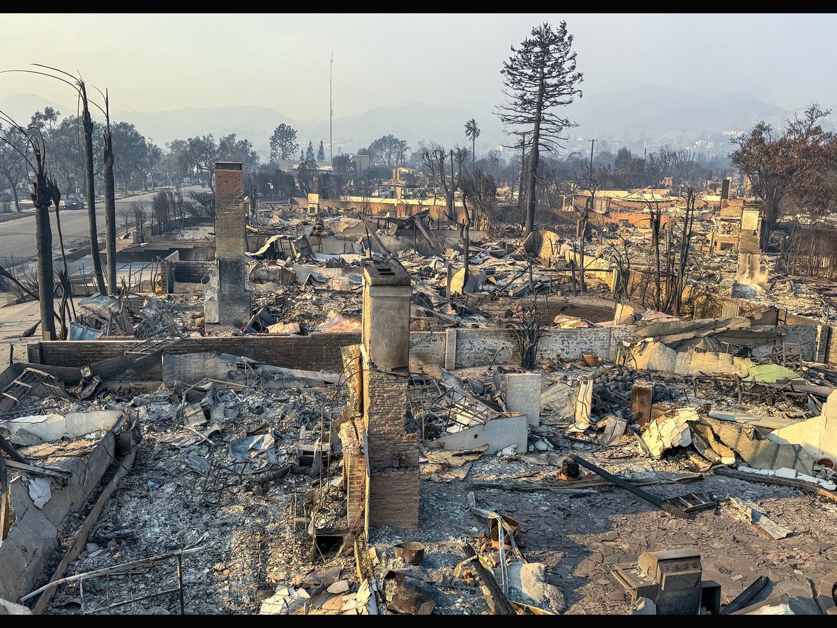 Day 3 of the #PalisadesFire <a href="/ocregister/">O.C. Register</a> <a href="/ladailynews/">L.A. Daily News</a>