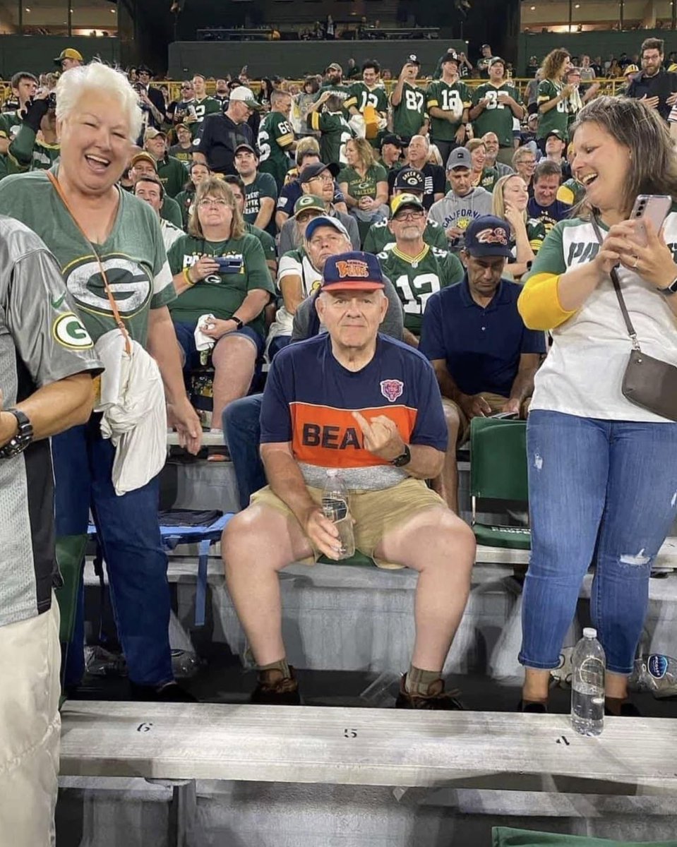 ChiBearsHistory's tweet photo. This guy is an OG. https://t.co/VCbf8TjN0x