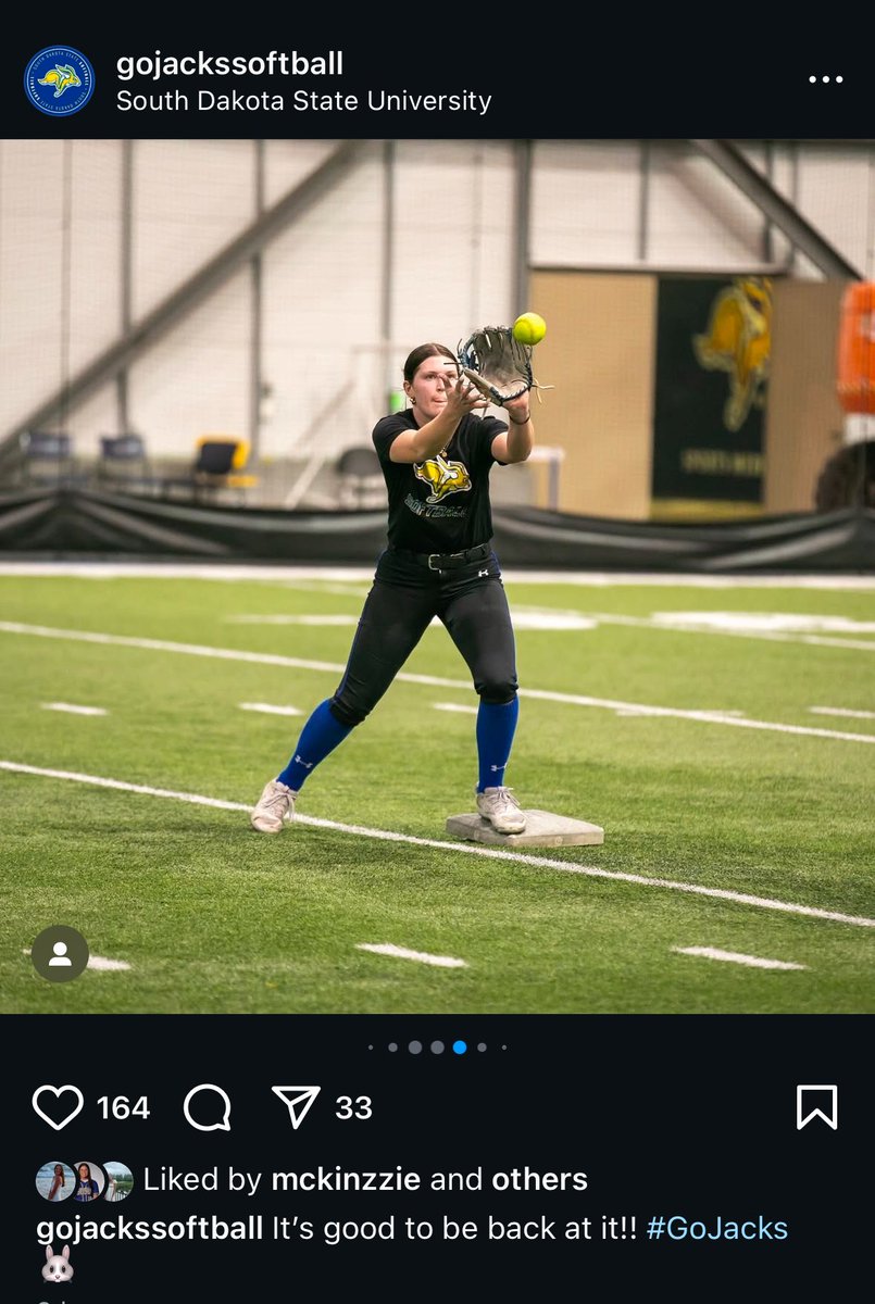 We know those 🐰s. Rennie alumni Alissa Wernz and Emma Vike back in action with the South Dakota State University Jackrabbits!