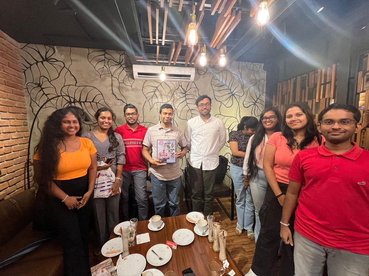 cnde282_92's tweet photo. 2025.01.01 ✨
Starting the New Year with the blessings and inspiration of the incredible Prof. Udaya Jayasundara, who joined us for an evening café chat during his vacation in Sri Lanka. Feeling lucky to have met him. Here’s to his wisdom and guidance lighting up the year ahead! https://t.co/fxE40IopEf