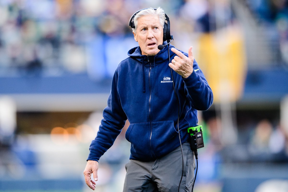 AdamSchefter's tweet photo. Former Seahawks HC Pete Carroll, who met Thursday with the Chicago Bears about their vacancy, will interview next week for the Raiders’ head coaching job, per source. https://t.co/c04xVl0cM2