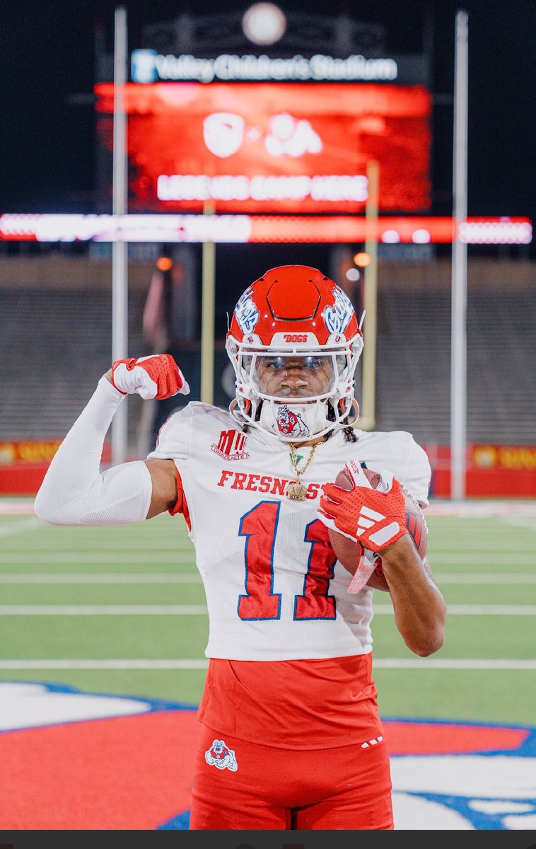 FarrarJayon's tweet image. 10000% COMMITTED ‼️‼️Thank you @CoachMoose @Coach_JDavis @Coach_Entz for changing my life🙏🏽❤️ #GODAWGZ #FerraiEra🏎️⚡️

@coachcj317 @CoachColmanVC @CoachGeringer @coachgolds_ @CoachColmanVC @iandahlquist 
@FresnoStateFB @FBCoachHardaway @jakerasmussen_