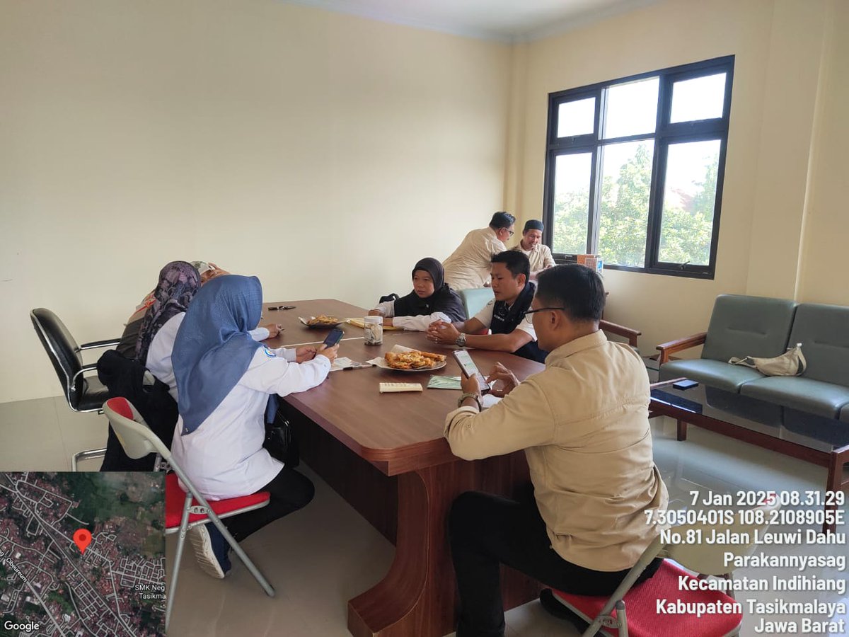 EvaRavela's tweet photo. Selasa (07/01/25), Eva Ravela NS, Luhkan Kota Tasikmalaya, di Dinas KP3,  Rapat kooordinasi bersama  Bidang Perikanan 
#GiatLuhkanSatminkalBogor
#Aktivitas  #KtTasik #luhlapor @kkpgoid
@bppsdm_kp  @pusluh_bppsdm
@brpbatpp_bogor https://t.co/5UbVcx6LQJ