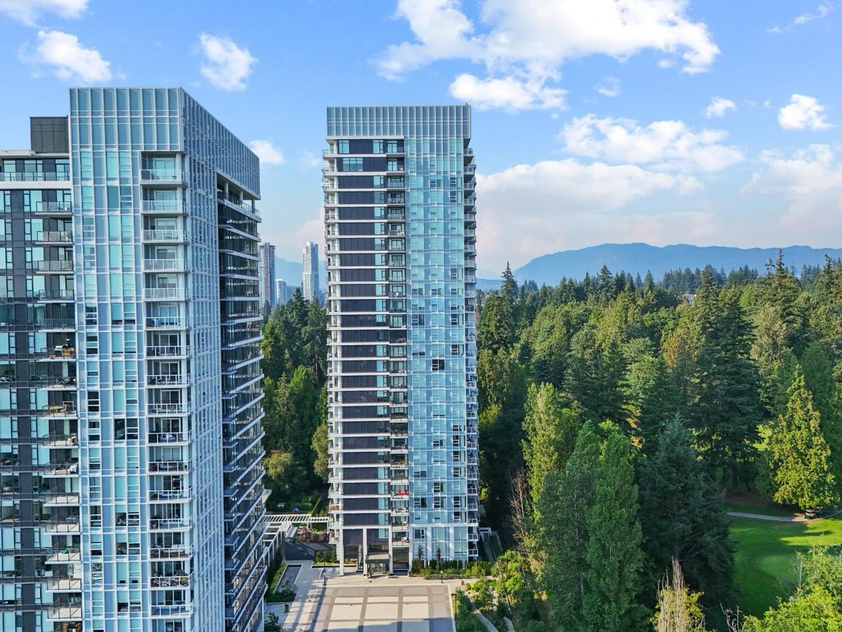 It's 2025 and we're back: 

#openhouse at 1401 595 Austin Ave, 2-beds, 2-baths, 900 sq ft in #Burquitlam. Striking distance by foot to EVERYTHING, including Lougheed Town Centre and Skytrain. 

Open Sat. Jan. 11, 2-4pm: 
thepartnersvancouver.com/the-properties…