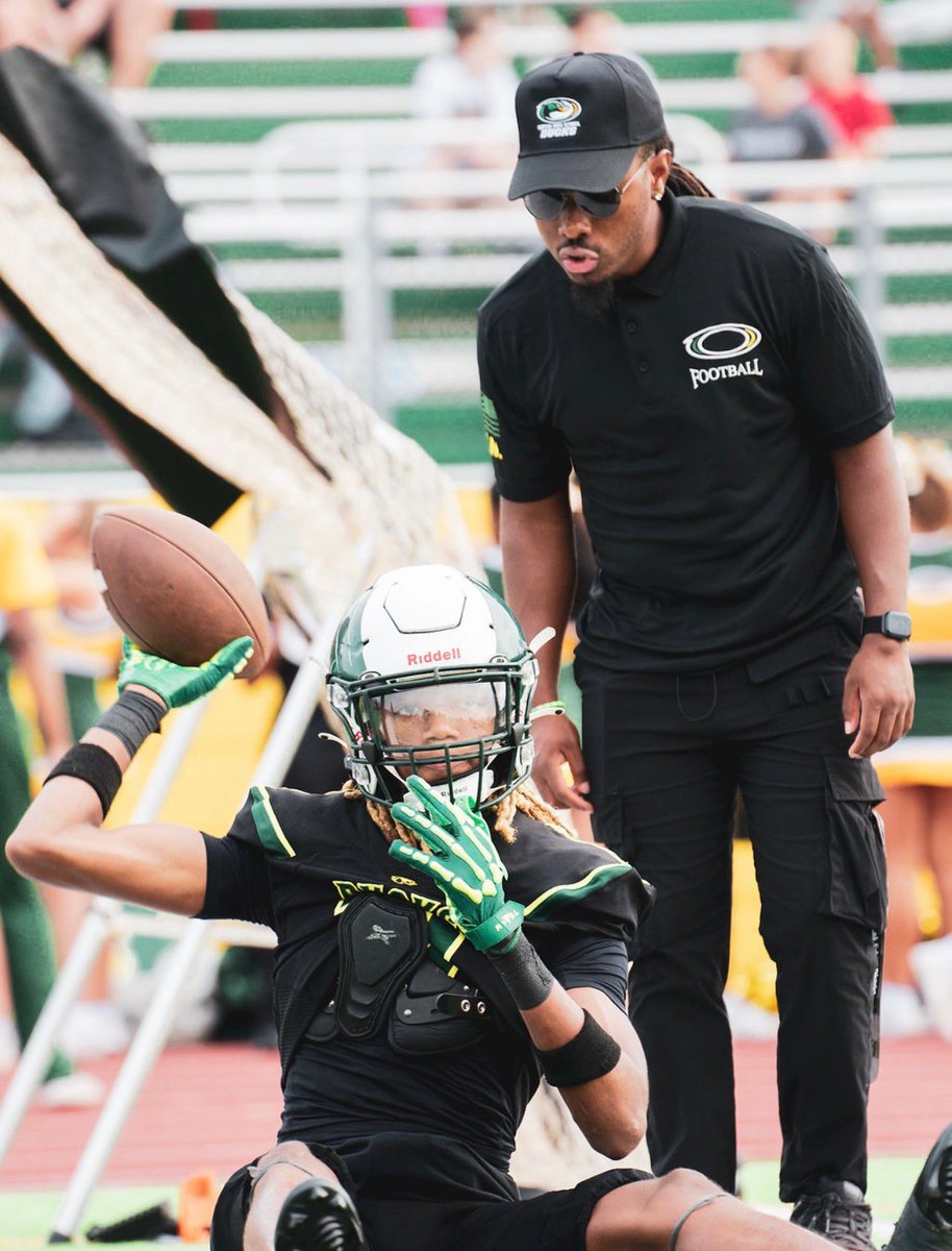 ODESSA DUCKS FOOTBALL (@ducknationfb) on Twitter photo 🥳HAPPY BIRTHDAY COACH KHI🎈
<a href="/CoachKhii/">Coach Khi 🧤</a> <a href="/AppoSchools/">AppoSchools</a> <a href="/appoSDathletics/">ASD Athletics</a>
LEGACIES START HERE.
WHAT’S IMPORTANT NOW‼️
🟡 #GoDucksGo | #ThePond | #WIN 🟢 🥳HAPPY BIRTHDAY COACH KHI🎈
<a href="/CoachKhii/">Coach Khi 🧤</a> <a href="/AppoSchools/">AppoSchools</a> <a href="/appoSDathletics/">ASD Athletics</a>
LEGACIES START HERE.
WHAT’S IMPORTANT NOW‼️
🟡 #GoDucksGo | #ThePond | #WIN 🟢
