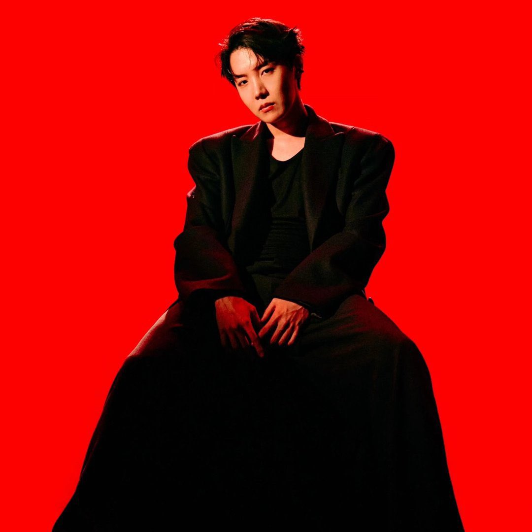 A NOVA FOTO DE PERFIL DO HOSEOK TENHA PIEDADE