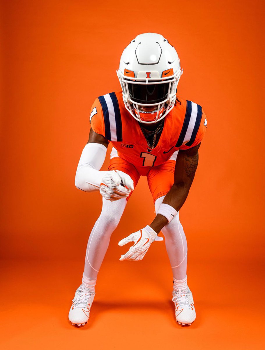 Signee DB RJ Jones III will be arriving in Champaign on Thursday, January 16th to join #Illini football next week.