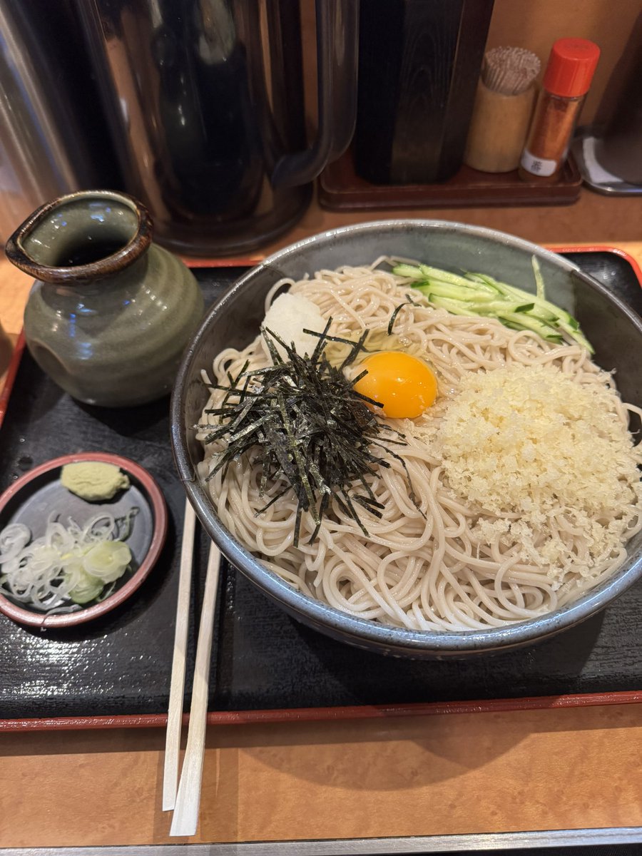 sapporosky72's tweet photo. 今日も病院の帰りに行きつけの蕎麦屋で大盛り冷やしたぬき食べました😋 https://t.co/D2n5yDVtr0
