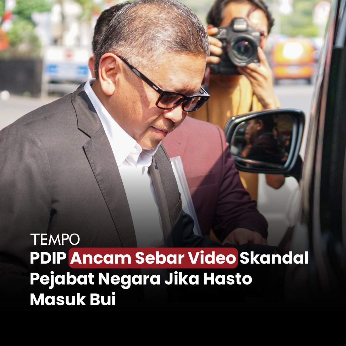 Juru bicara PDI Perjuangan Guntur Romli mengatakan Hasto Kristiyanto akan membocorkan beberapa video yang diduga berisi bukti skandal yang melibatkan Joko Widodo.

Menurut Guntur, hal itu akan terjadi jika proses hukum oleh Komisi Pemberantasan Korupsi (KPK) berlanjut.
