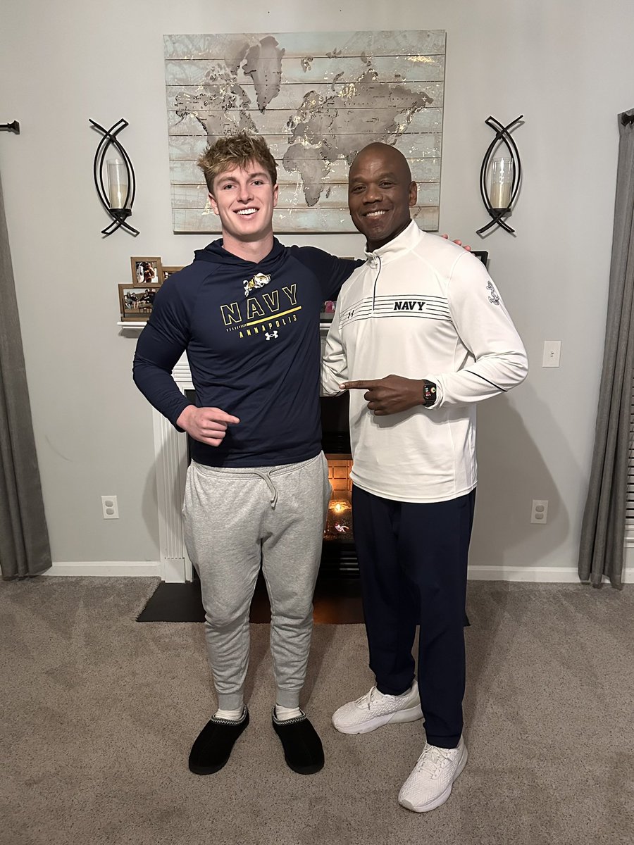 Had a great time talking <a href="/NavyFB/">Navy Football</a> with <a href="/CoachIvinJasper/">Ivin Jasper</a> today! Appreciate the home visit and super excited to get up to The Yard for my OV later this month!

<a href="/_CoachNew/">🇺🇸 Brian Newberry ⚓️</a>  <a href="/Drew_Cronic/">Coach Cronic @ Navy</a> ⚓️🇺🇸
#GoNavy #RollGoats