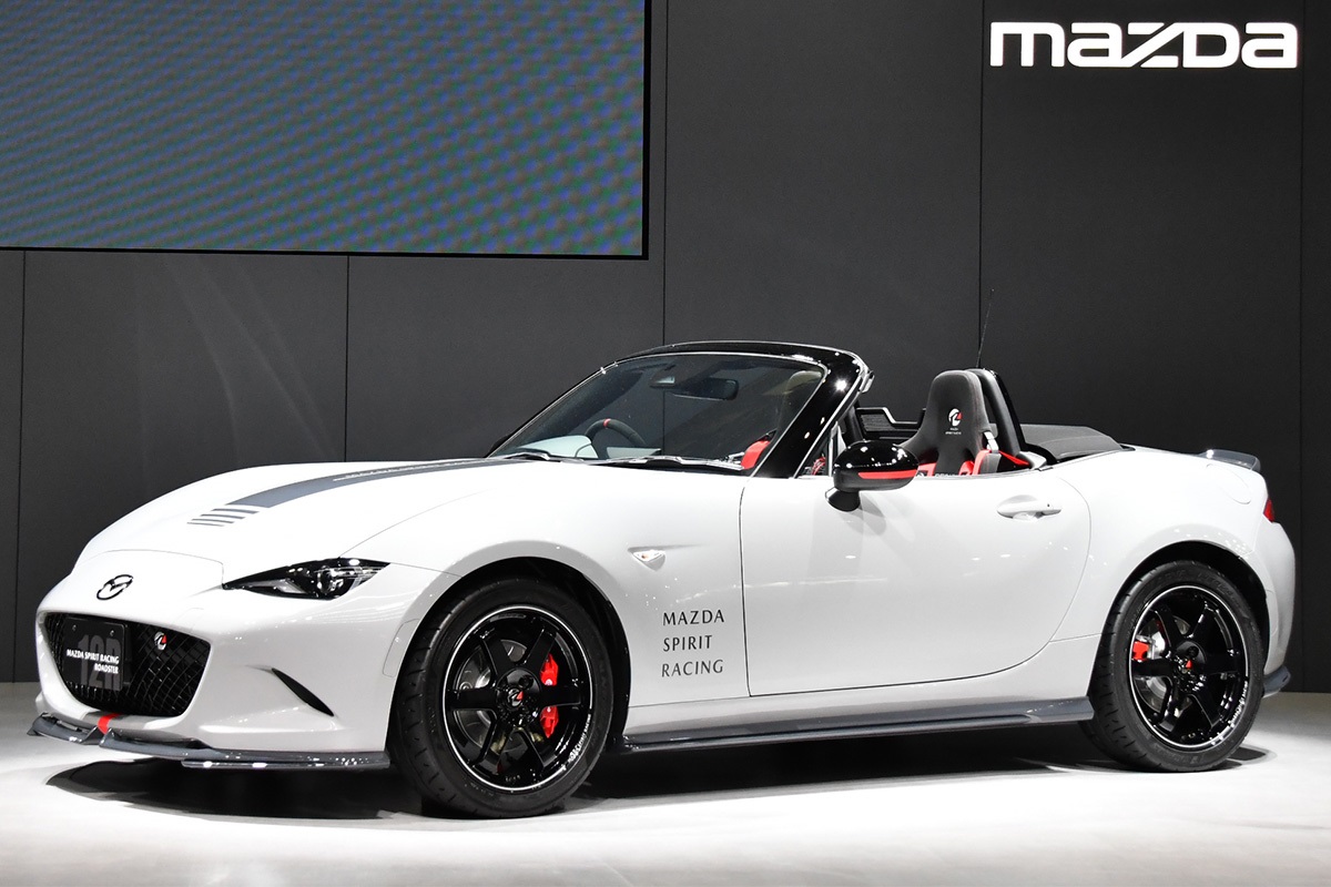 ロードスター2L幌仕様は「2仕様」アリ！200台限定200ps「12R」は700万