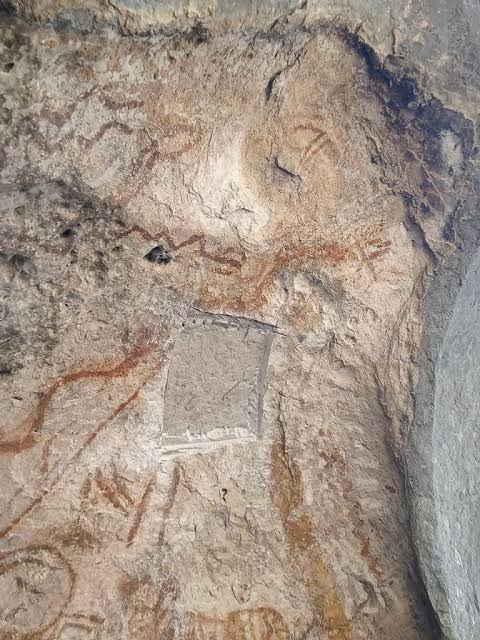 5 mil años de patrimonio arqueológico perdido en 100 días de Sheinbaum

Un vestigio arqueológico de más de 5 mil años de antigüedad fue saqueado porque no contaba con ningún tipo de protección por parte del gobierno de Sheinbaum.

En la cañada de La Lagartija y La Cueva Pinta, en