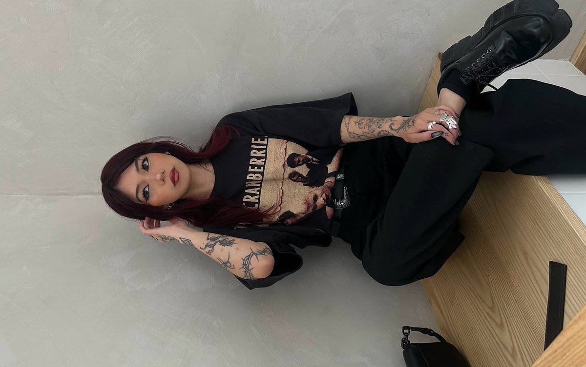 dvilgirllz's tweet image. ‘cause no one’s more amazin’ at turnin’ lovin’ into hatred