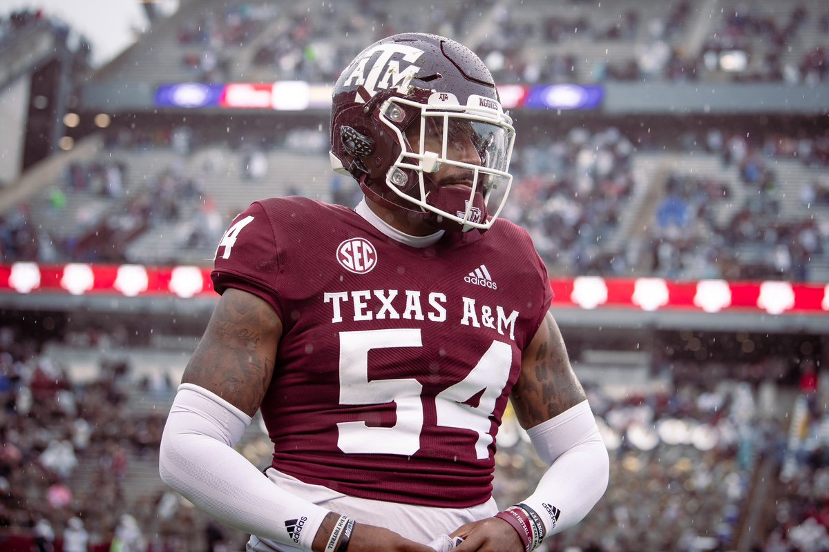 Buckle up your chin strap, someone has a NEW HOME!! Eyes on the prize!! Time to lead CUZ!!  <a href="/SwedesDC/">Coach Josh Seybert</a> <a href="/ThejWADDY/">Jalen “J-WAD” Waddy</a> <a href="/FootballBethany/">Bethany College Football</a> #BodyByWaddy