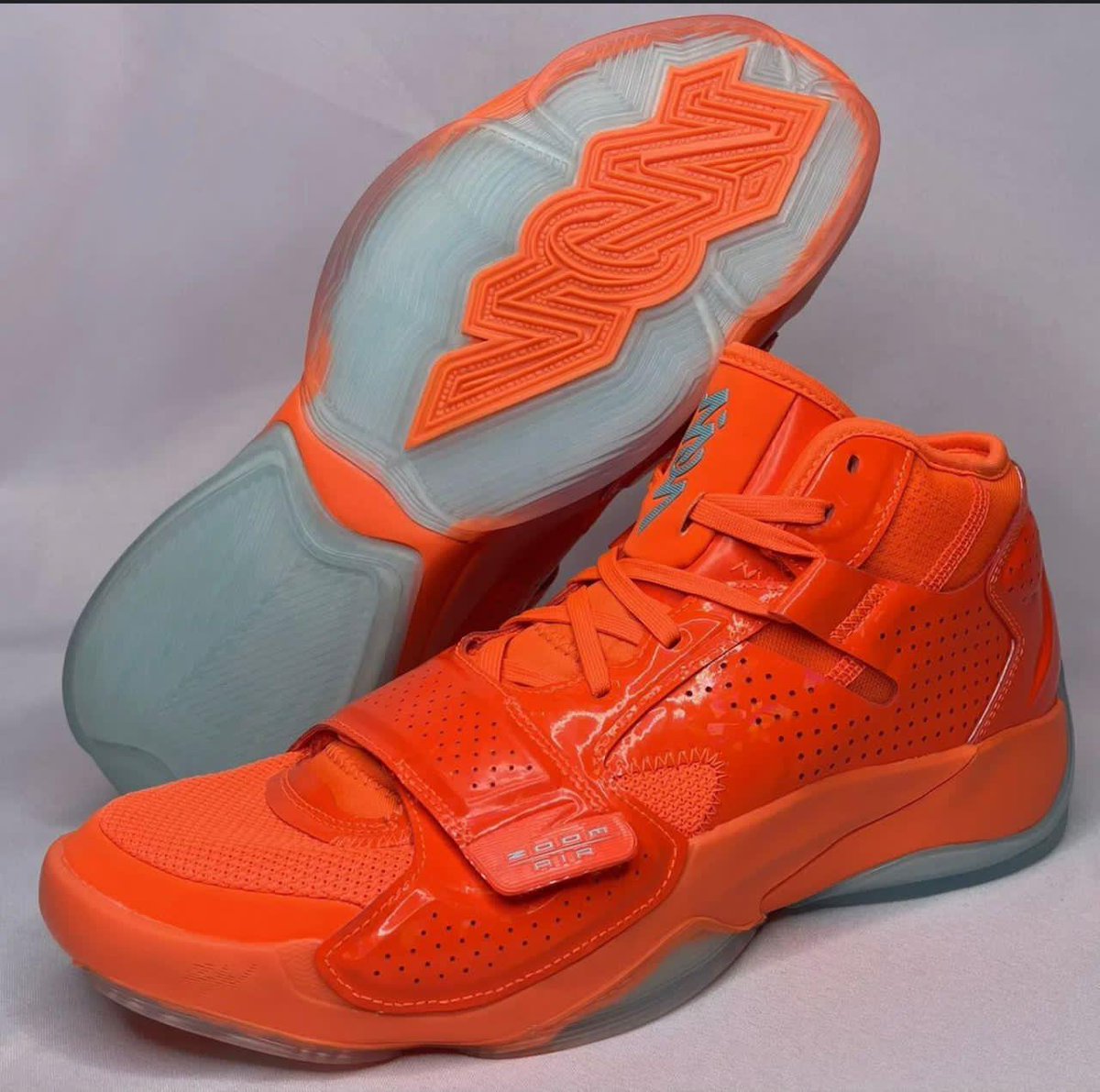 DunksFusion's tweet image. Hyper Crimson Zion 2 
original 💯💯
Size: 40-45✨
Price: 28.000 XAF✨