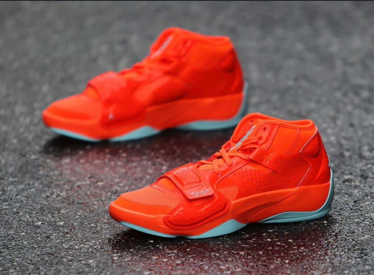 DunksFusion's tweet image. Hyper Crimson Zion 2 
original 💯💯
Size: 40-45✨
Price: 28.000 XAF✨
