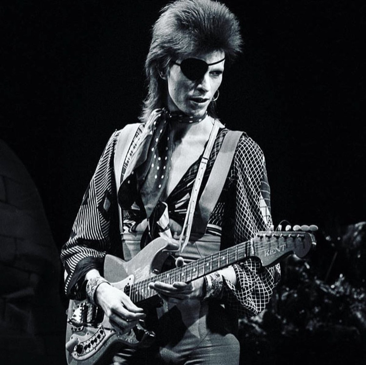 9 años que se nos fue, pero su legado será eterno. 
God is back to his planet. We’ll miss you here. #bowieisforever #ziggystardust