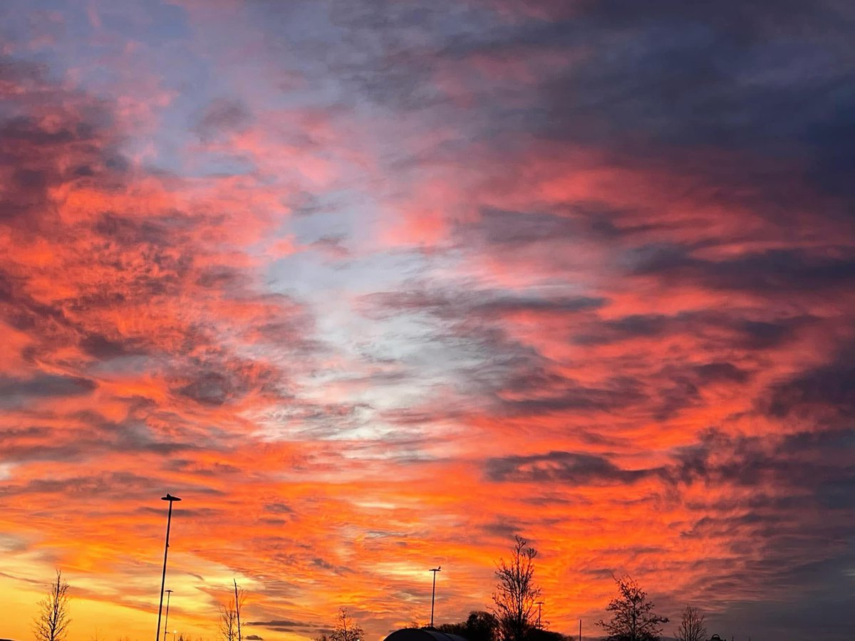 Steven morgan (@stevenmorgan40) on Twitter photo Hillsborough- stunning sky!
<a href="/wearetrekni/">Trek NI</a> <a href="/Dr_FaithG/">Faith Gordon</a> π<a href="/barrabest/">Barra Best</a> <a href="/WeatherCee/">Cecilia Daly</a> <a href="/angie_weather/">angie phillips</a> <a href="/BBCWthrWatchers/">BBC Weather Watchers</a> <a href="/bbcniweather/">BBC NI Weather</a> <a href="/bbcweather/">BBC Weather</a> Hillsborough- stunning sky!
<a href="/wearetrekni/">Trek NI</a> <a href="/Dr_FaithG/">Faith Gordon</a> π<a href="/barrabest/">Barra Best</a> <a href="/WeatherCee/">Cecilia Daly</a> <a href="/angie_weather/">angie phillips</a> <a href="/BBCWthrWatchers/">BBC Weather Watchers</a> <a href="/bbcniweather/">BBC NI Weather</a> <a href="/bbcweather/">BBC Weather</a>