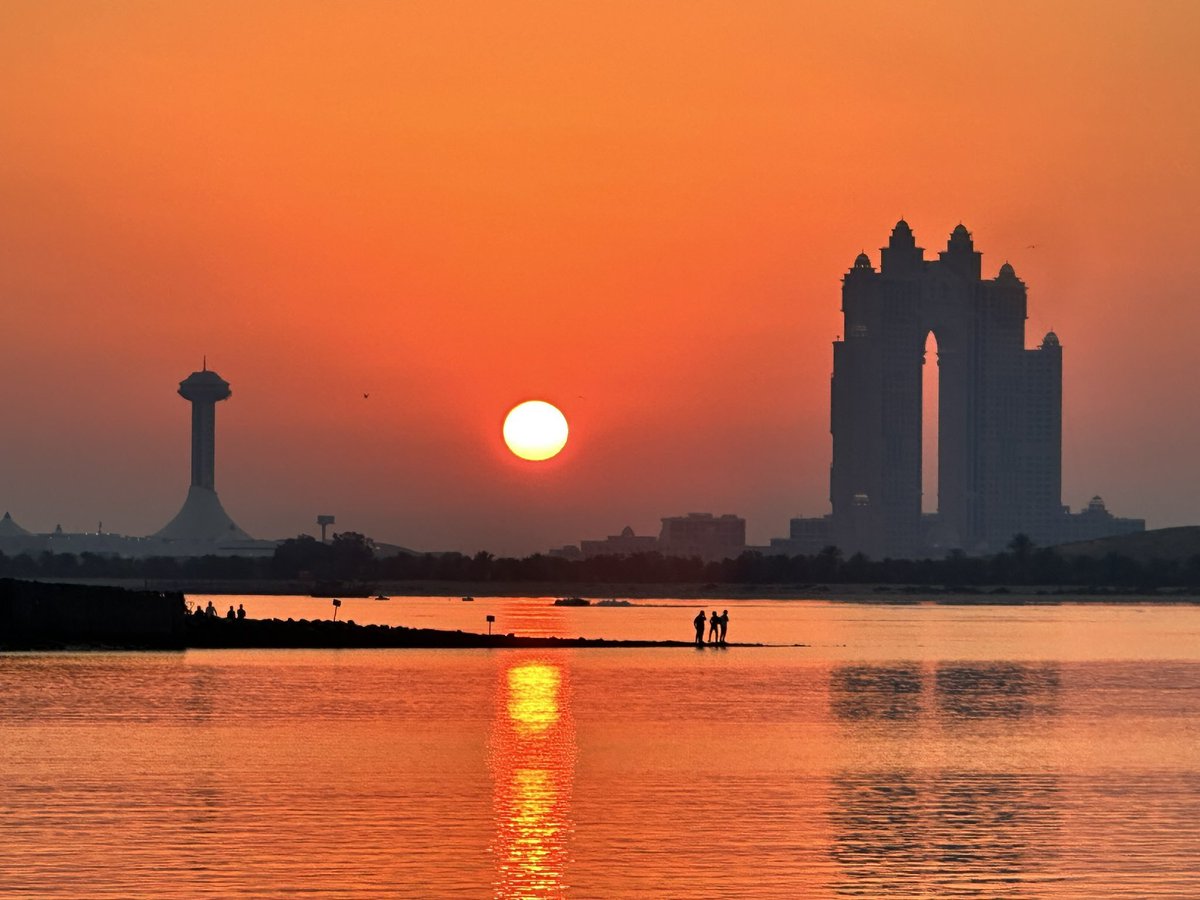 Kicking off another sabbatical at <a href="/NYUAbuDhabi/">NYU Abu Dhabi</a> 

Reach out if you would like to visit during the first half of 2025, exciting @NeuroLibre and <a href="/qmrlab/">qMRLab</a> developments in the works!