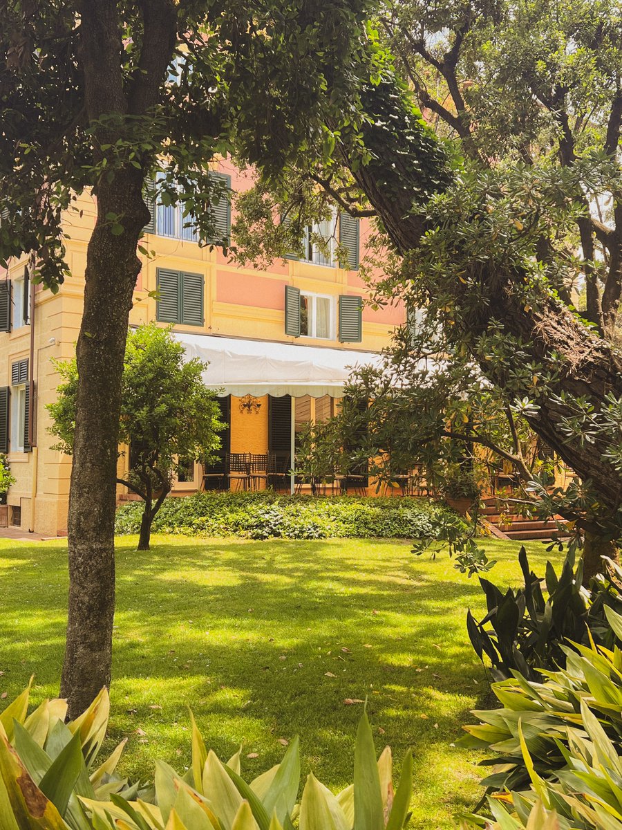 A glimpse of the magnificent former Villa Agnelli, showcasing the distinctive style chosen by the Agnelli family while preserving the original furnishings.
#AugustusHotelResort #LuxuryLifestyle #FortedeiMarmi