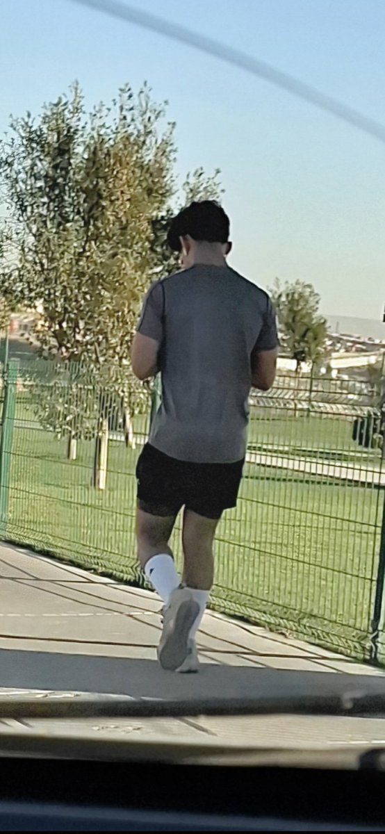 Ch1c0sD3L4C4ll3's tweet photo. ¿Que les dan de comer a estos niños que se desarrollan muy rico? #ChicoDLCalle #StreetBoy  #RealBoy #Paparazzi desde #Tijuana #BajaCalifornia #México 2/2 https://t.co/E3IGoTwwsS