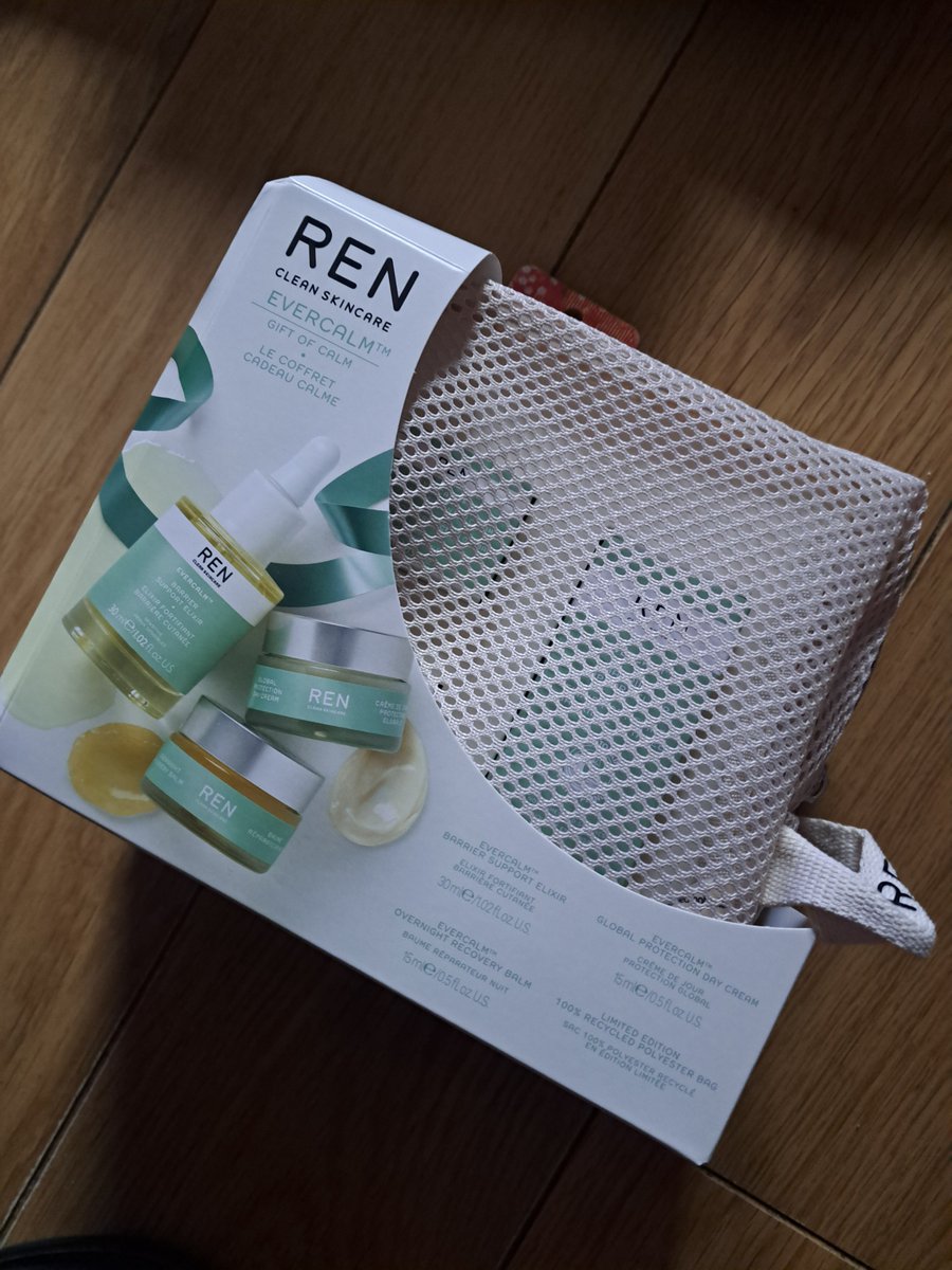 New competition on fashionmommywm instagram to win a fab REN skincare gift set to cheer up January. instagram.com/p/DEo5I4HI5Rt/ #freebiefriday #win #competition #competitiontime