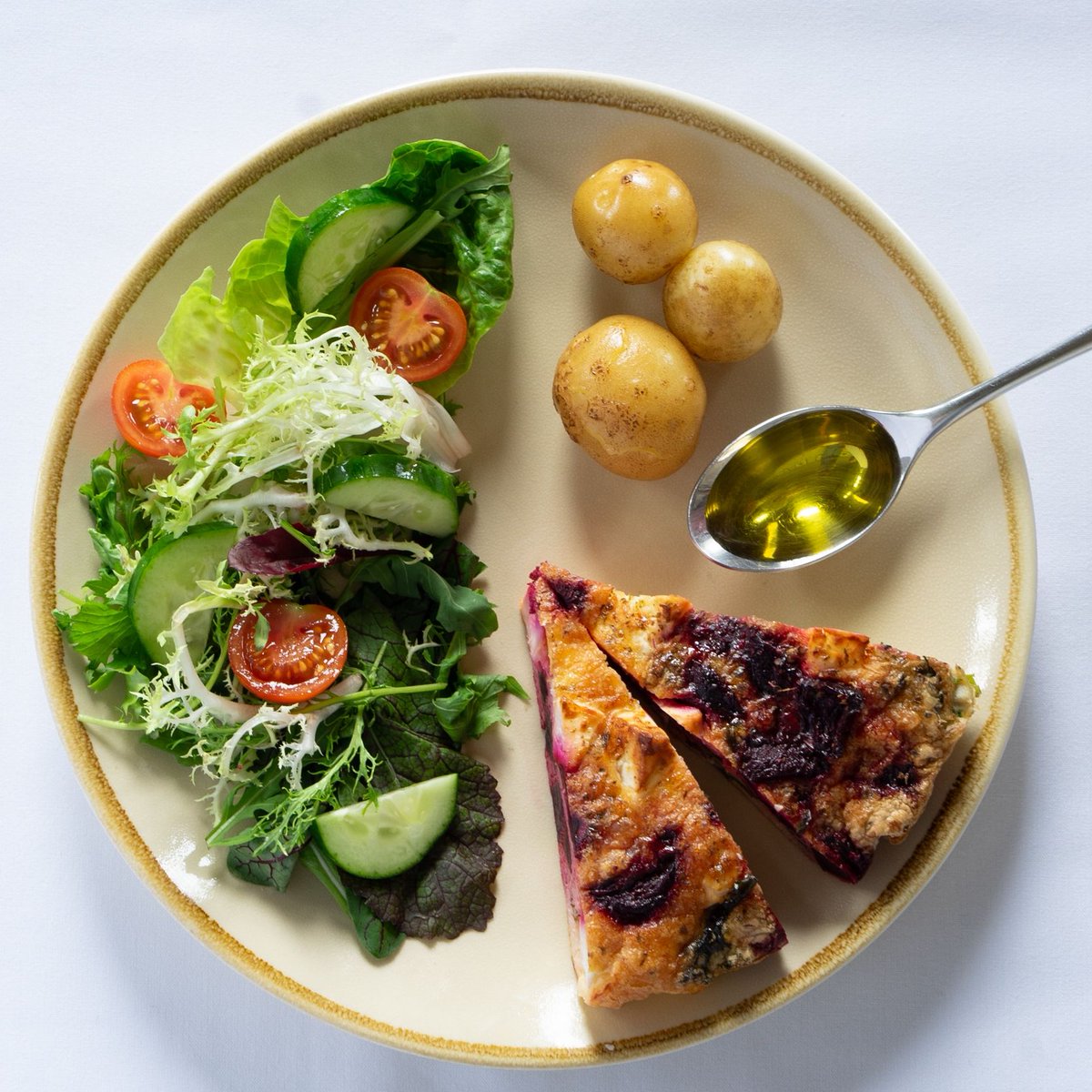 Did you know that balancing your diet with nourishing foods is essential for preventing metabolic syndrome? Choosing nutrient rich, whole foods and reducing carbohydrate intake can help prevent the inflammation and insulin resistance that contributes to metabolic syndrome.⁠
⁠