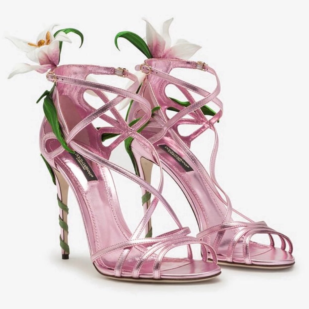 badestoutfit's tweet photo. dolce &amp; gabbana lily heels https://t.co/ZrZYLcf2H0