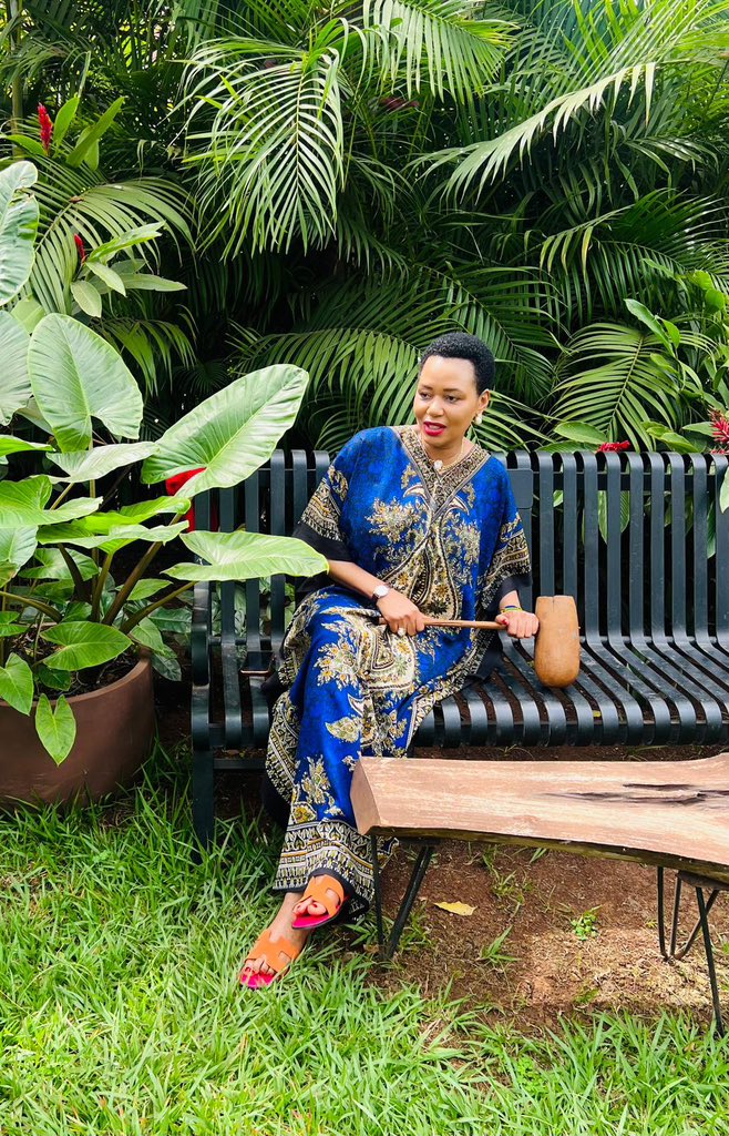 HoyceTemu's tweet photo. Mkataa Kwao ni Mtumwa. Ria Ria Time na Wazee wangu😊 Kili one ☝🏽 #chaggas #mila #desturi #utamaduni #mbege #kirau https://t.co/AQD0uts55Z