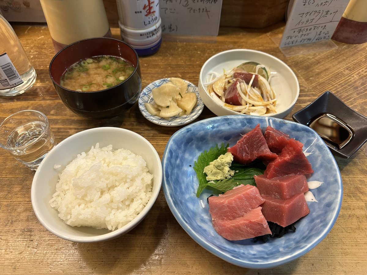 dawatter's tweet photo. 雪を避ける／HIRUASOBI https://t.co/bJxJq9PngV