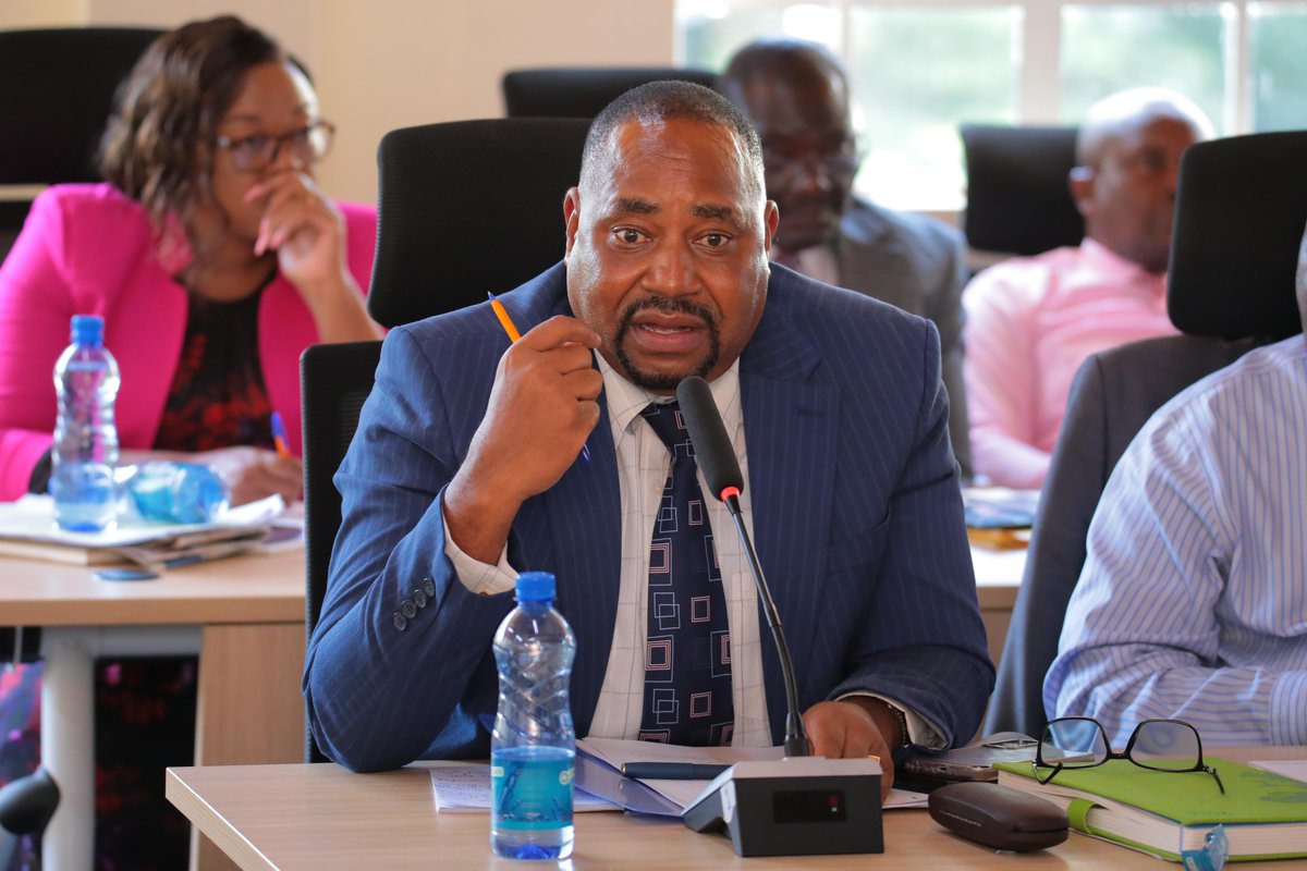 CRAKenya's tweet photo. This week, Comm Benedict Muasya led a CRA team to #KituiCounty for the Revenue Mapping Guidelines exercise. Met Governor Dr Julius Malombe; visited Kitui Bus park, Street parking, Kisasi Stock Yard and market, and Kwa Vonza Cess point.
#revenuemapping #OSRstreams https://t.co/aGFkbsNE6y