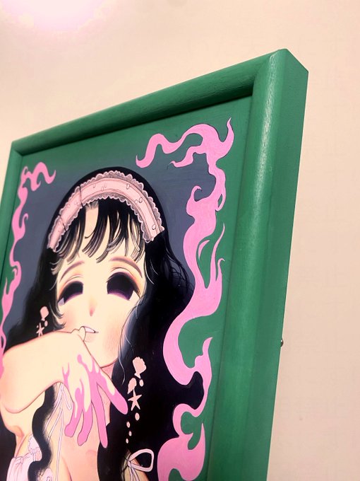 こちらの原画展に原画一枚と、原画ロンT出してもらってます 
明日から!額も特注→塗装したよ～
https://t.co/E8CI4F604W 