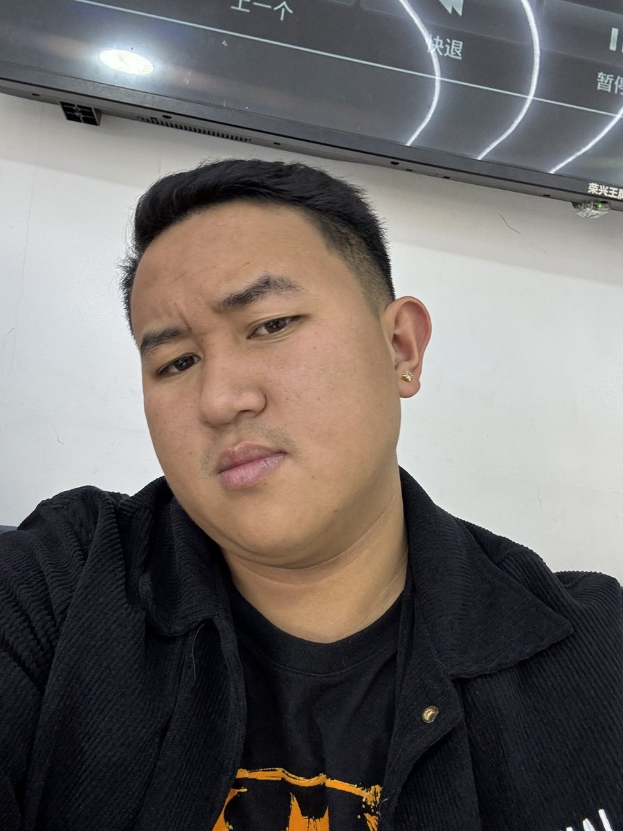 fiend1998's tweet image. ကဲဗျာ🤣