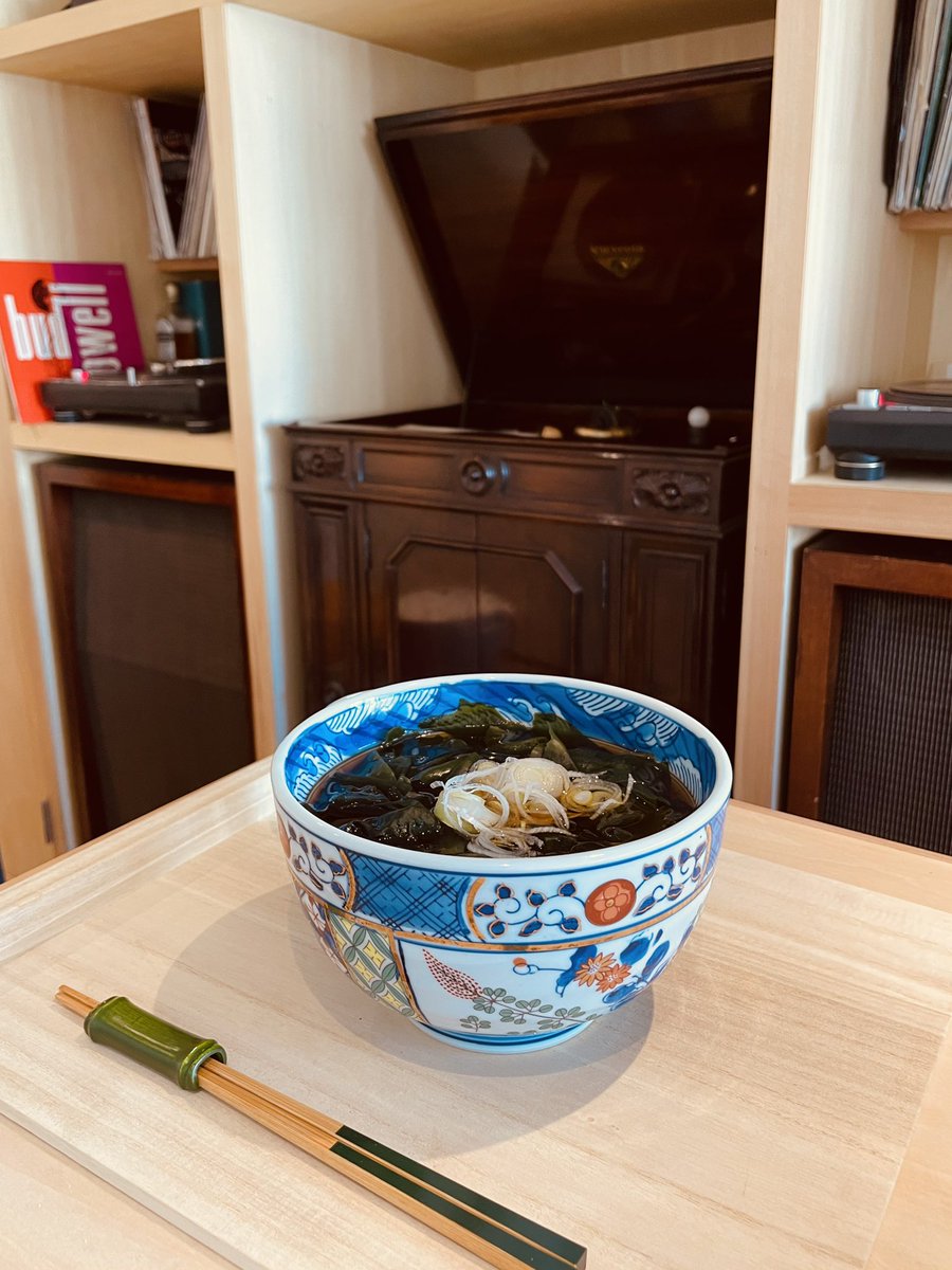 ericmasaki's tweet photo. SOBA meets BUD
今年も。近所で軽く一杯(蕎麦)。
#Ayler
#ジャズ喫茶 #JazzKissa https://t.co/ac9Am6hC7I