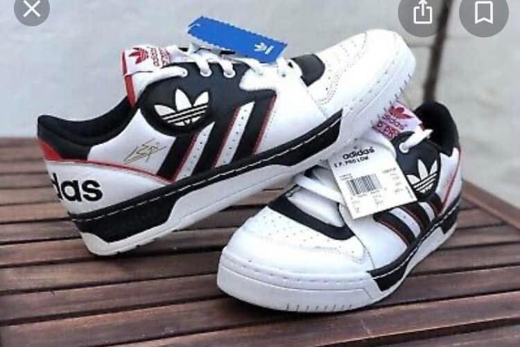Busco  zapatillas retro Adidas Epi