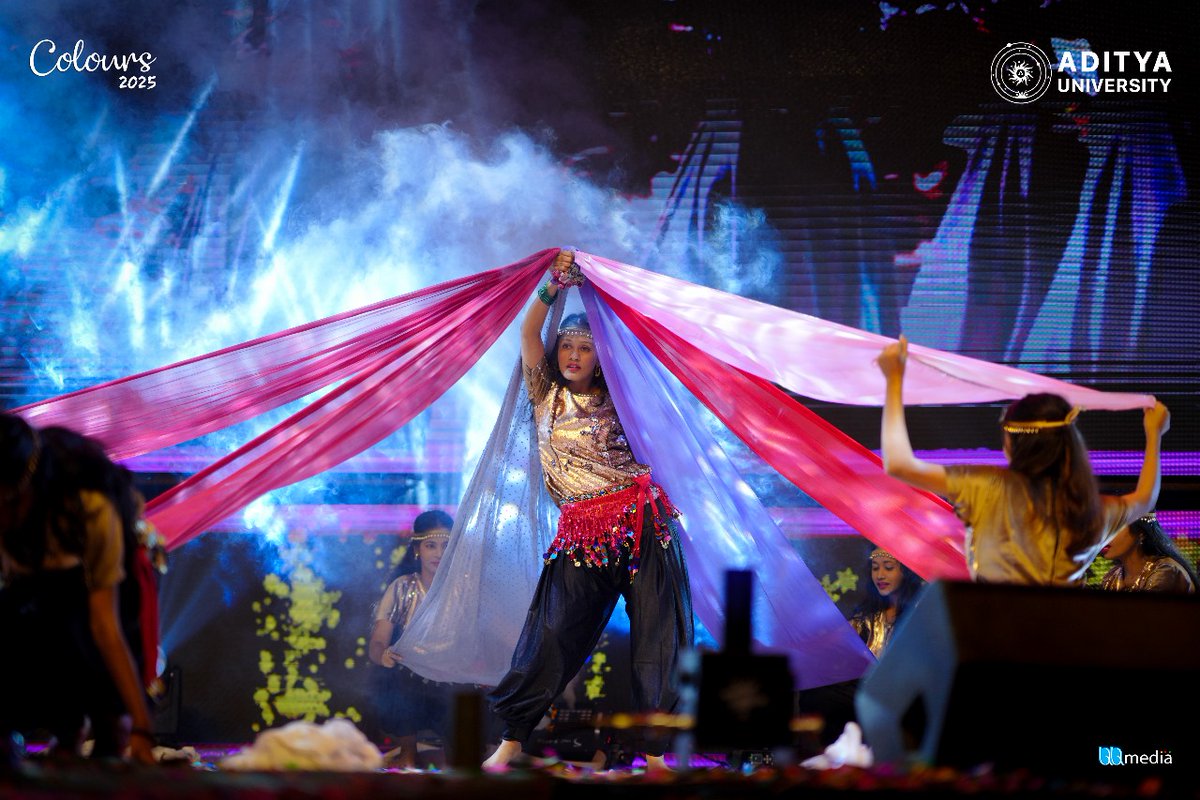 ACETaditya's tweet image. The nights of Colours 2025 are nothing short of spectacular! 🌙🔥 From dazzling performances to vibrant music, the campus is buzzing with excitement under the stars.
.

.
#Colours2025 #AdityaUniversity #NightOfCelebration