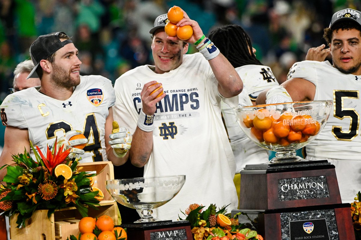 OrangeBowl's tweet photo. Time to celebrate 🍊🏆

#GoIrish | #CapitalOneOrangeBowl https://t.co/cCciQfDVDC