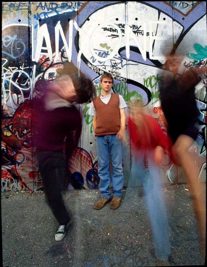 prettygirlwhy's tweet photo. i guess you could say….. blur https://t.co/B2wj6voeUp